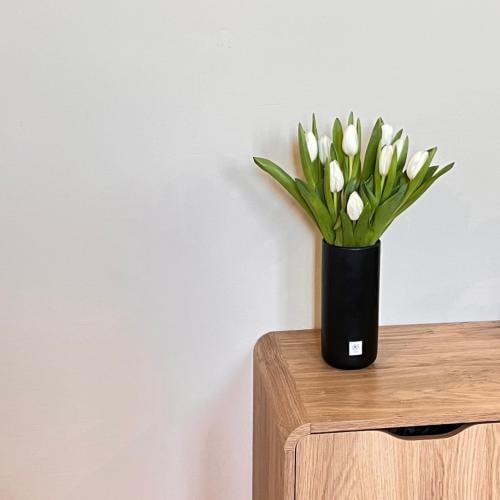 فازة توليب طبيعي