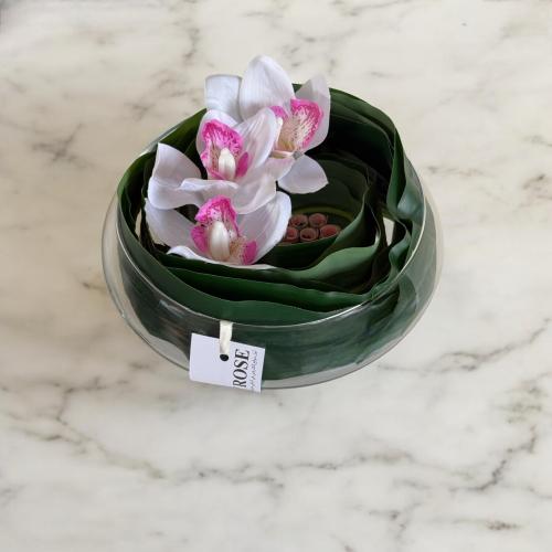 فازة ورد صناعي