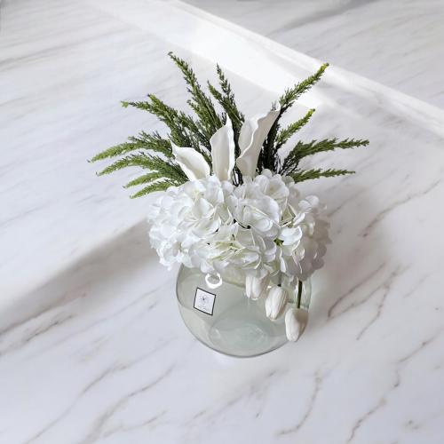 فازة ورد صناعي