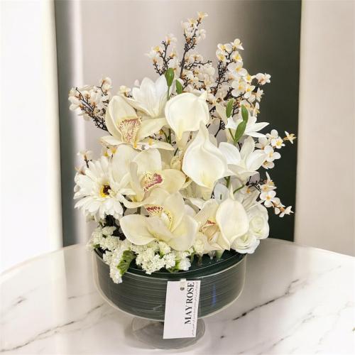 فازة ورد صناعي