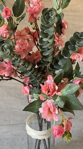 فازة ورد صناعي