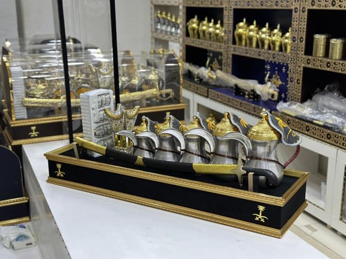 بوكس ٥دلال+مبخره+فناجيل+سيف/ اسود