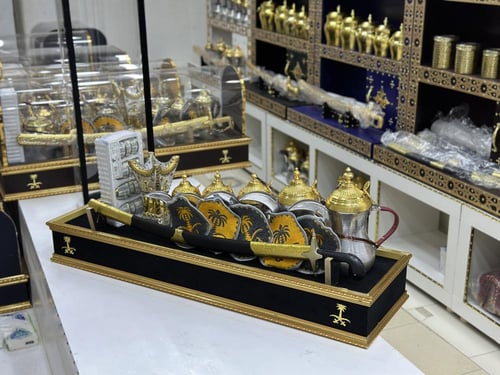 بوكس ٥دلال+مبخره+فناجيل+سيف/ اسود