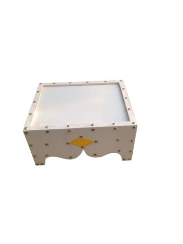 طاوله صغيره