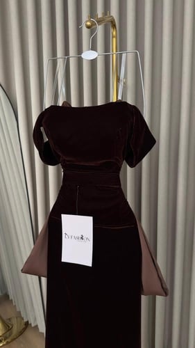 فستان سهرة مخمل موكا