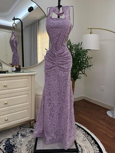 فستان سهرة دانتيل بتطريز خرز على تل