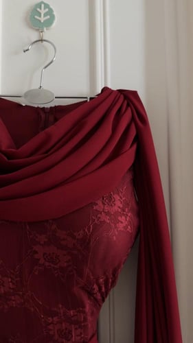 فستان سهرة دانتيل مشجر