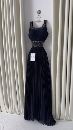 فستان إيناس