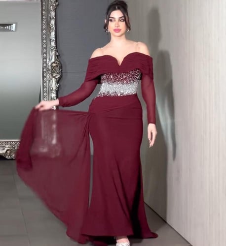 فستان سهرة بتطريز فخم