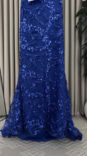 فستان سهرة تطريز زهور