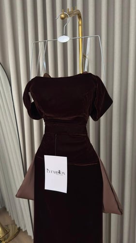 فستان سهرة مخمل موكا