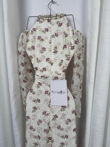 فستان ناعم بأكمام طويلة