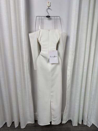 فستان ناعم ابيض دانتيل أسود