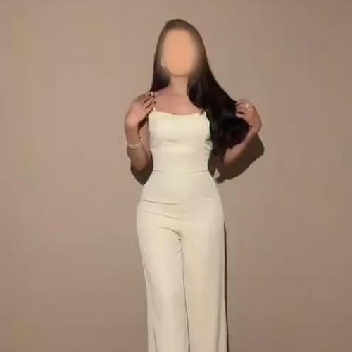 طقم جمبسوت من قطعتين بنطلون بني وكيب ذهبي مكشوك با...