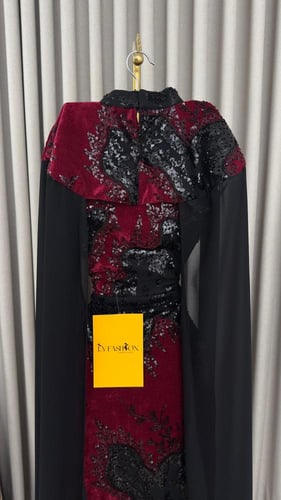 فستان سهرة مخمل مطرز بالكامل