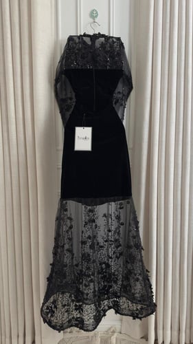 فستان سهرة أسود جوخ كلفه سهرة فخم