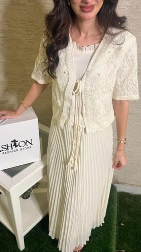 طقم منفصل بلوزه وتنورة