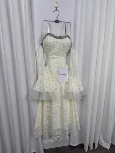 فستان ناعم دانتيل ميدي