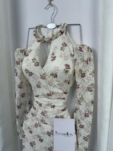 فستان ناعم بأكمام طويلة