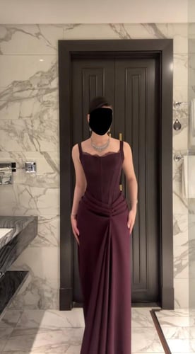 فستان سهره بقصه كورسيه بلون برغندي