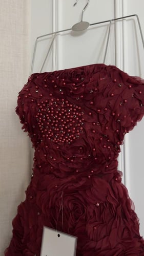 فستان سهرة مورد فخم