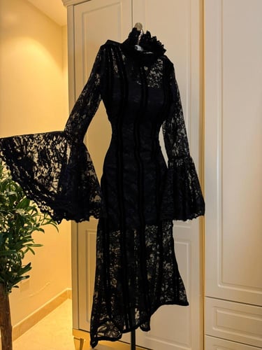 فستان دانتيل فخم