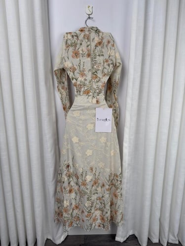 طقم ناعم منفصل تنورة وبلوزه دانتيل