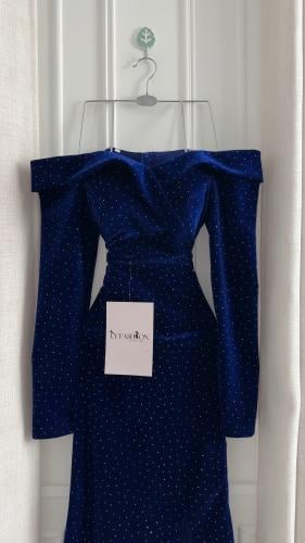 فستان سهرة جوخ معا فصوص بالكامل