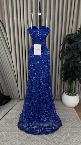 فستان سهرة تطريز زهور