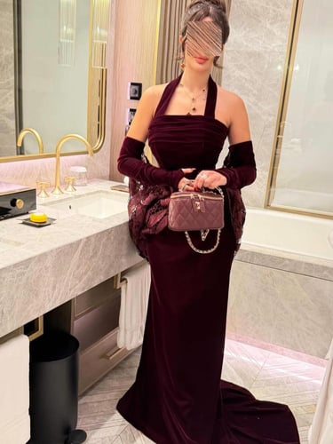 فستان سهرة مخمل دانتيل راقي