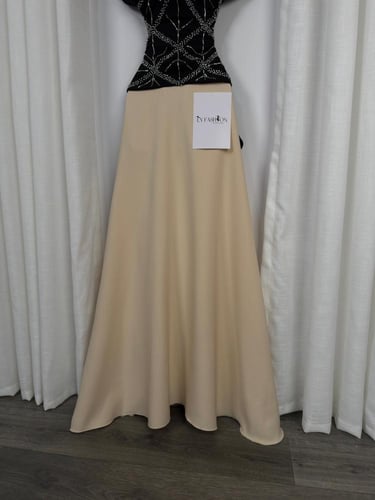 فستان سهرة باربي تطريز يدوي راقي