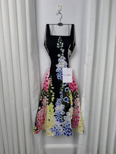 فستان ناعم اسود مشجر راقٍي