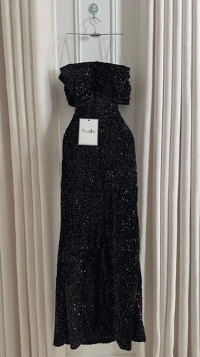 فستان سهرة أسود ترتر