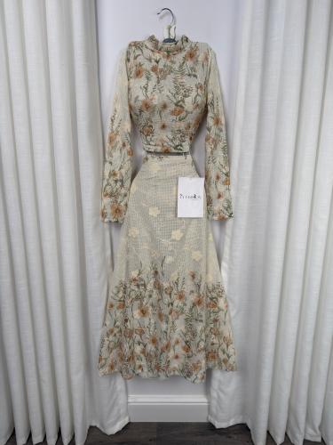 طقم ناعم منفصل تنورة وبلوزه دانتيل