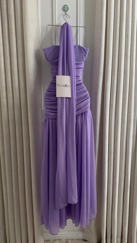 فستان سهرة بنفسجي لامع