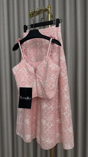 طقم سهرة منفصل بلوزه وتنورة لحمي