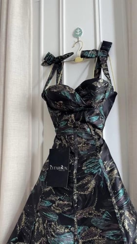 فستان ميدي اسود