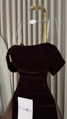 فستان سهرة مخمل موكا