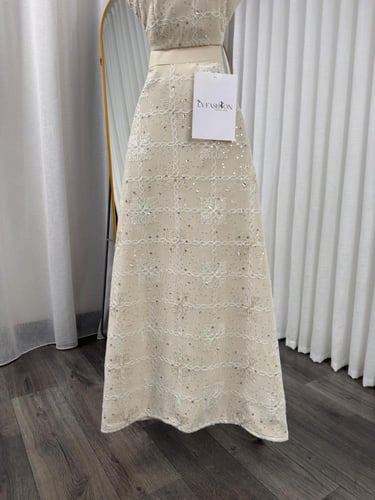 طقم سهرة منفصل بلوزه وتنورة بيج