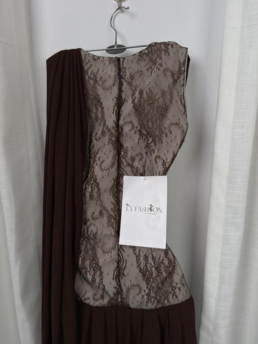 فستان سهرة بني بقصة كورسيه