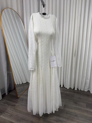 فستان ناعم دانتيل بأكمام طويلة محتشمة