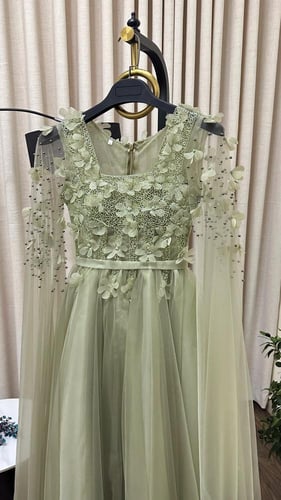 فستان طبقات تل شك يدوي تطريز ورد ليزر أرقي