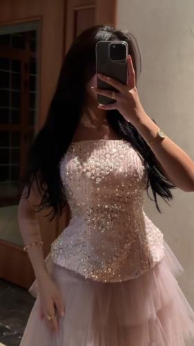 فستان سهرة لحمي مرصع تل وخرز