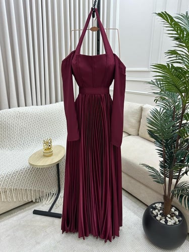 فستان سهره بجانب كسرات بليسيه