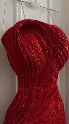 فستان سهرة أحمر دانتيل ترتر