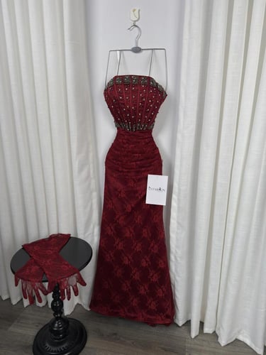 فستان سهرة دانتيل تطريز يدوي راقي كلوش