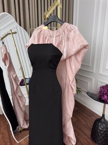 فستان باربي أنيق ذيل جازار طويل