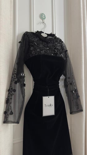 فستان سهرة أسود جوخ كلفه سهرة فخم