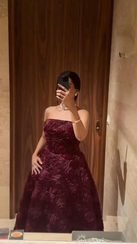 فستان سهرة بدون أكمام