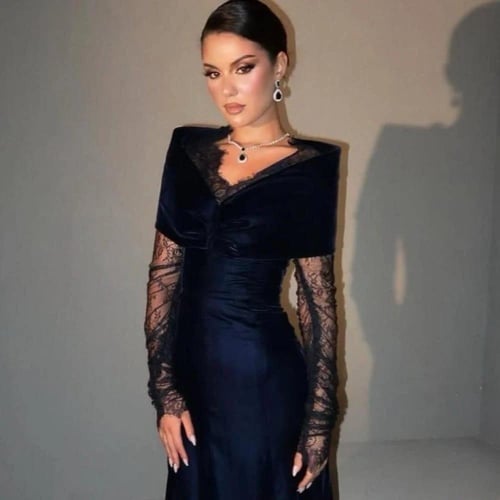 فستان سهرة مخمل أكمام دانتيل